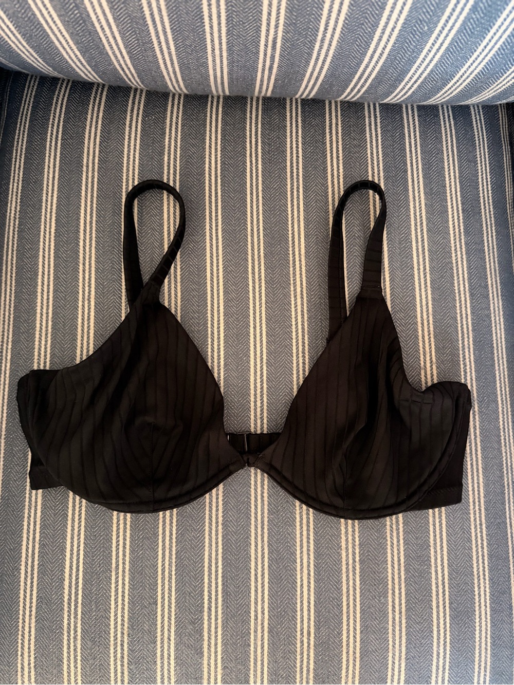 Aerie-36-DD Black Underwire Women's Bra - Sleek Support